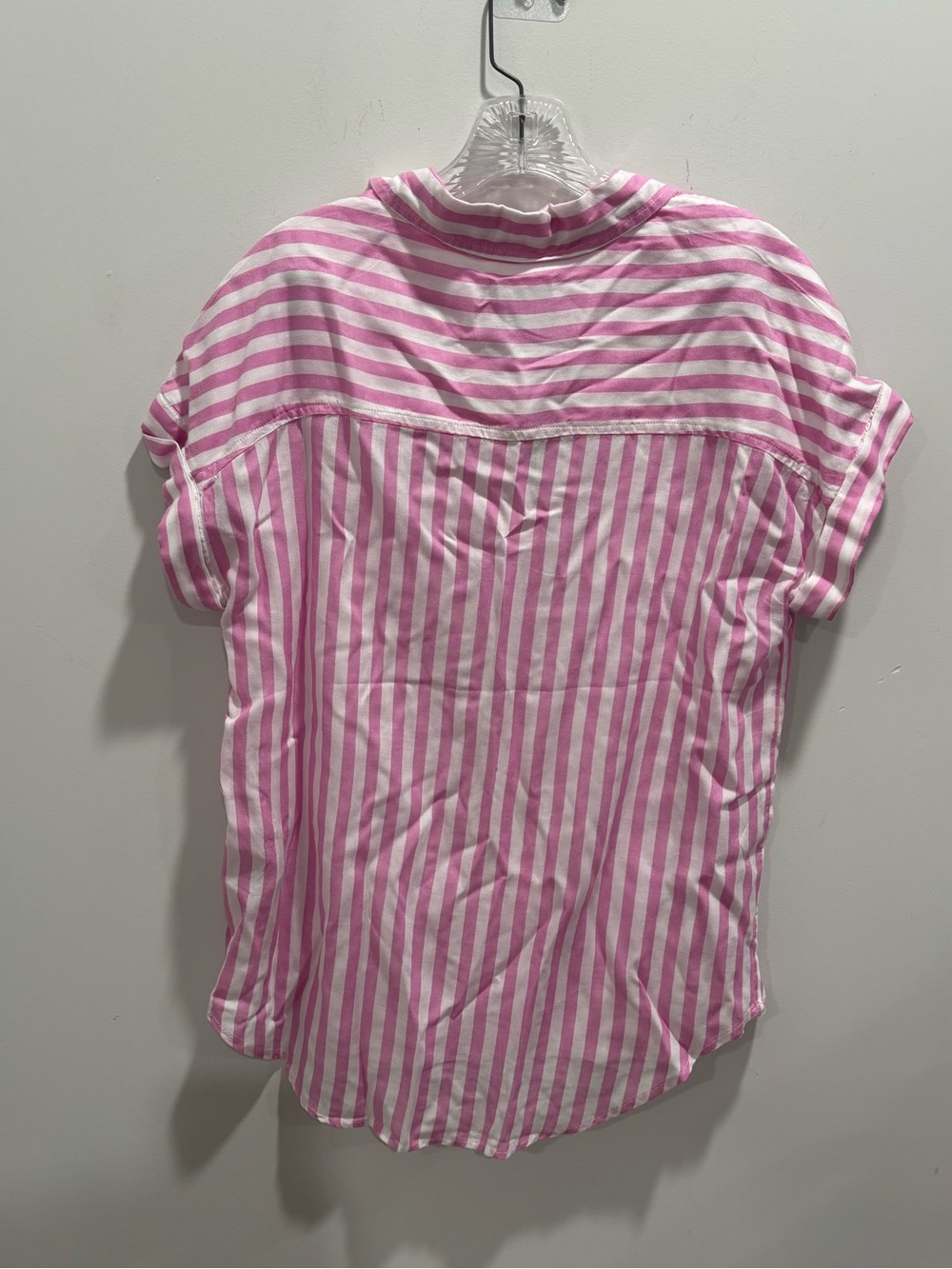 🐞Pink & White Vertical Stripe Button-Front Blouse - Picture 4 of 11